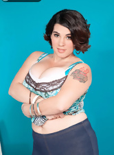 Curvy Solo Tease Gallery Pics With Bush And Tits